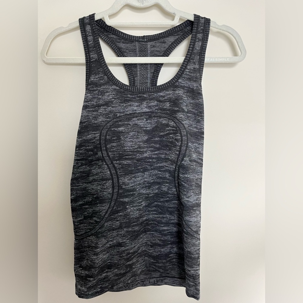 Lululemon Set of 2 Racerback Tanks Size 6 Black and Green - Picture 4 of 12